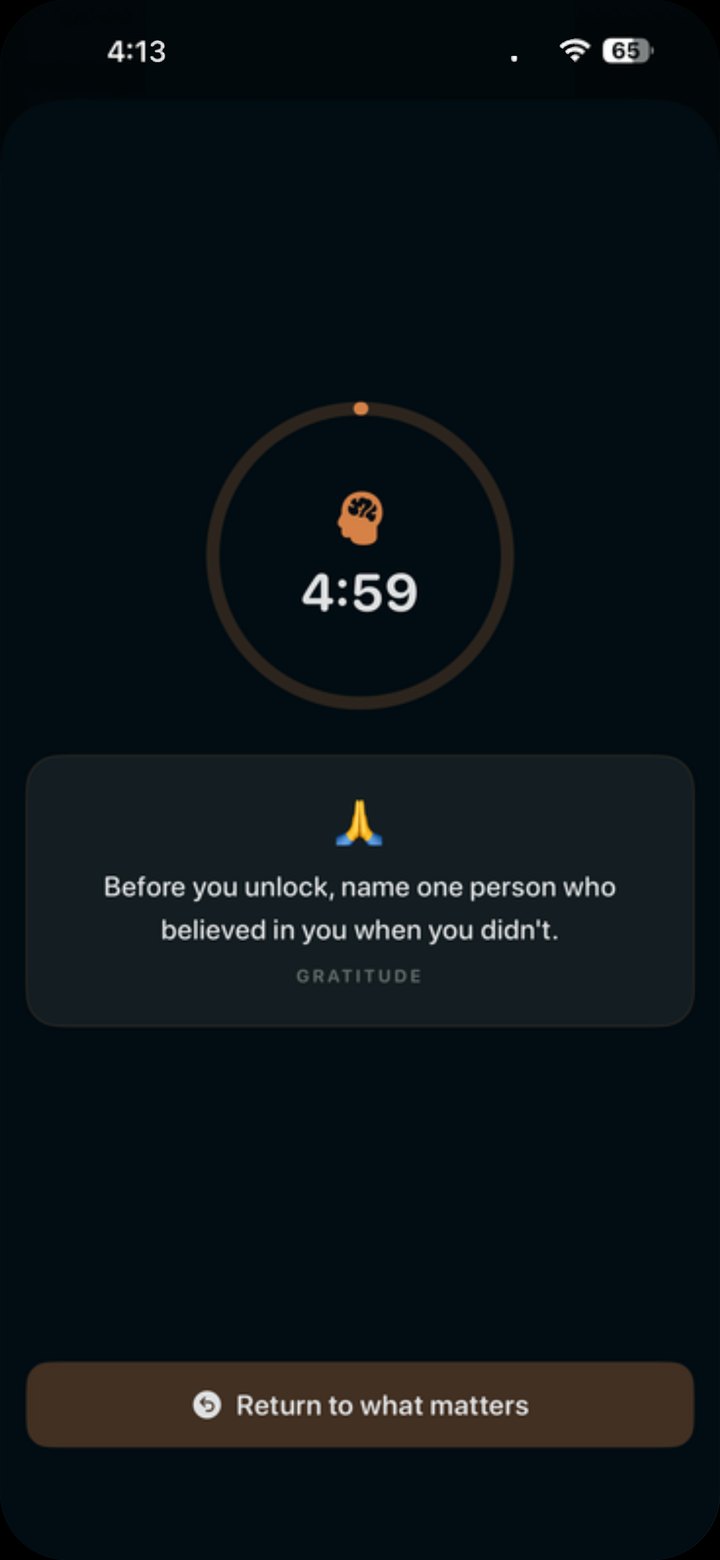 NURU Mindful Unlock screen: a 4:59 timer and a gratitude prompt, with a button to return to what matters